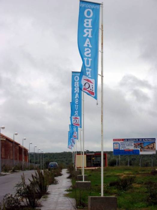 Bandera para potencia y mástil de aluminio. Obrasur Sevilla