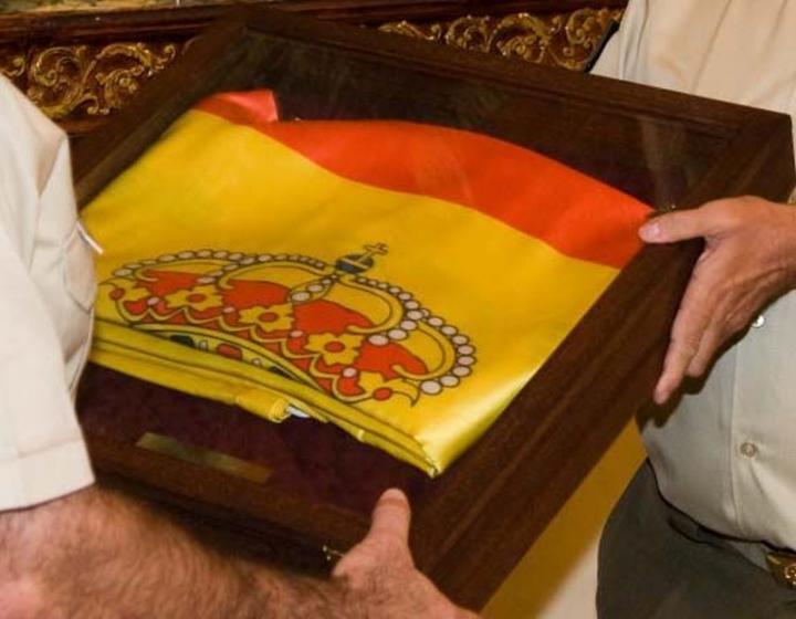 Bandera para regalo. Obsequio del último izado