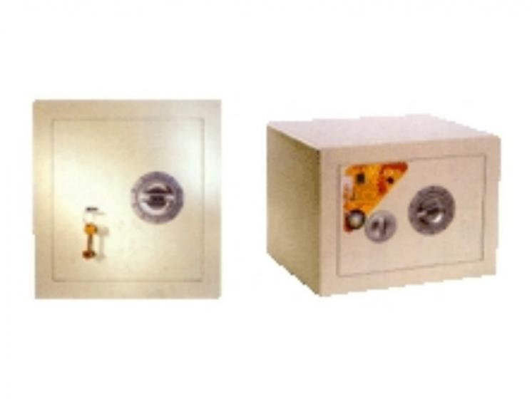Caja fuerte con combinación marca Arregui en Sevilla