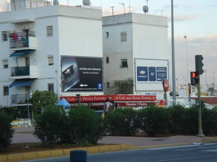 Cartel lona publicitaria de Gran formato Peugeot y Chévrolet. Dos Hermanas Sevilla