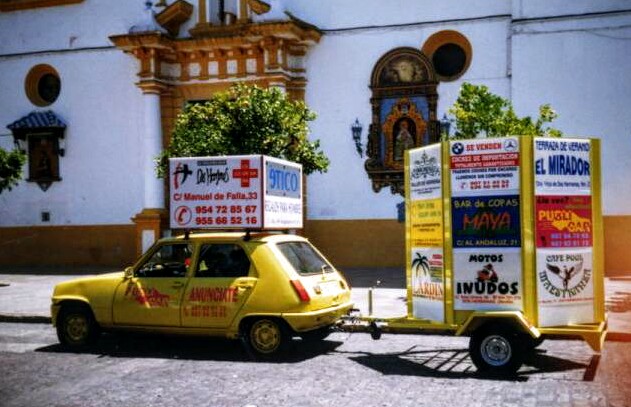 Coche con estructura cuadrada