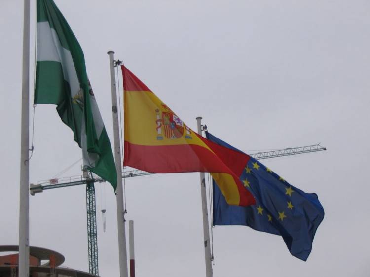Grupo de tres Banderas de poliéster. Sevilla