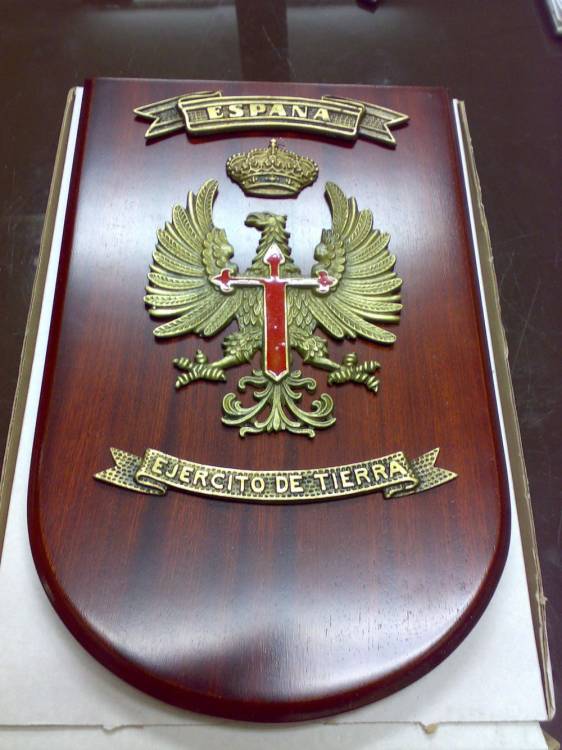 Metopa en madera y anagrama o escudo fundición Ejército de Tierra