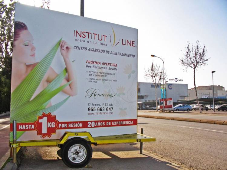 Remolque publicitario valla móvil Institu line 230x180 Dos Hermanas Sevilla