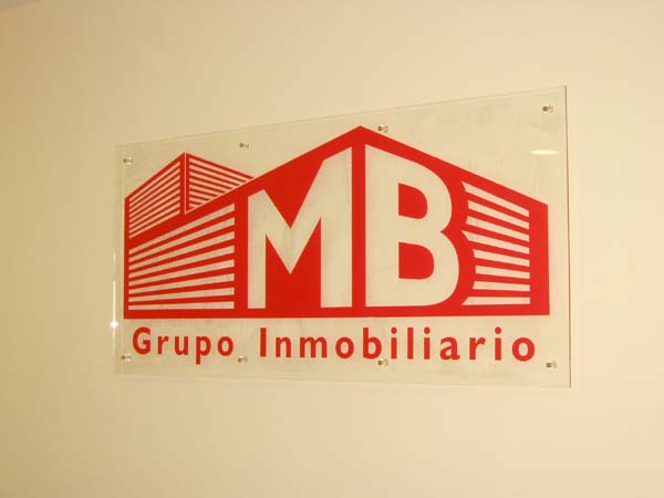 Rótulo cartel con rotulación Placa de MB, Dos Hermanas Sevilla