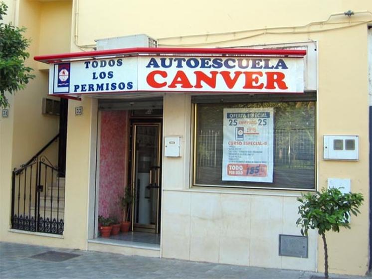 Rótulo cartel luminoso Luminaria de Autoescuela Cánver. Dos Hermanas Sevilla