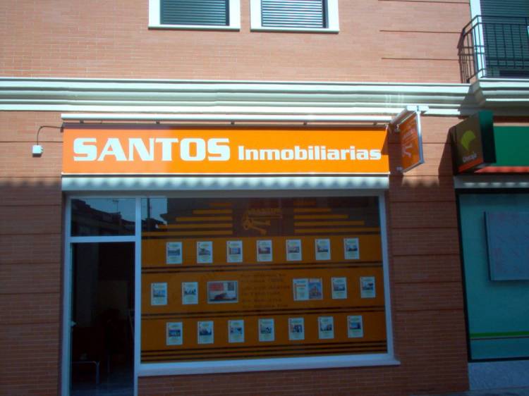 Rótulo cartel luminoso Luminaria. Inmobiliaria Santos Sevilla