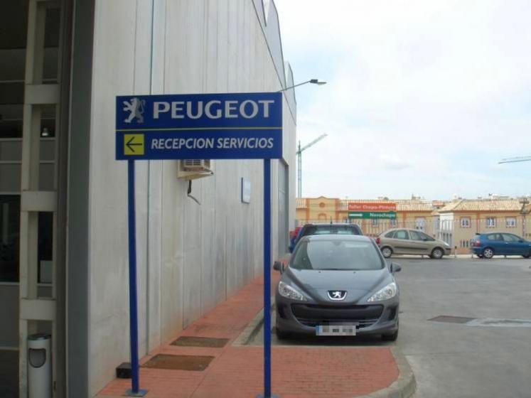 Rótulo cartel Peugeot Motrisa Dos Hermanas Sevilla