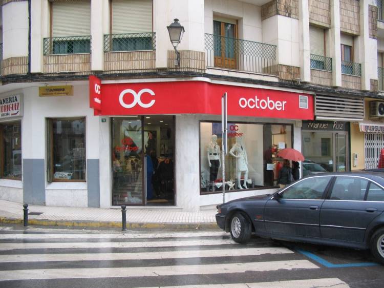 Rótulo corpóreo OC October Lucena Córdoba