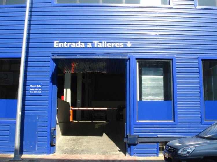 Rótulo letras en metacrilato Peugeot Motrisa Alcalá de Guadaira Sevilla