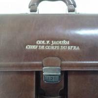Cartera maletín de piel de Ubrique grabada. Miembro del Eurocuerpo.