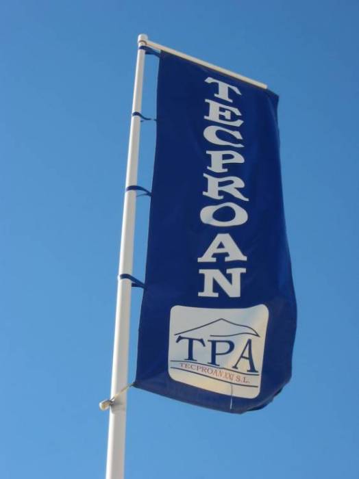 Bandera para potencia y mástil de fibra de vidrio. Tecproan Sevilla