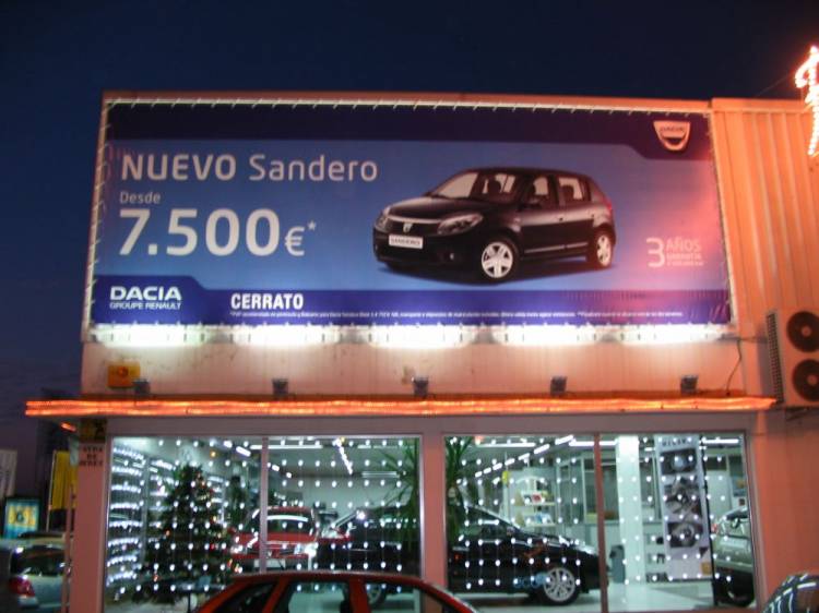 Cartel lona publicitaria de Gran formato. Renault Cerrato Dos Hermanas Sevilla