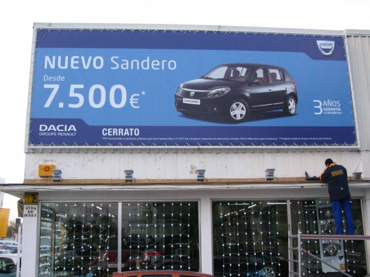 Cartel lona publicitaria de Gran formato. Renault Cerrato Dos Hermanas Sevilla