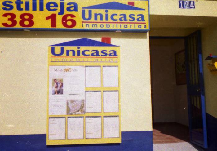 Display personalizado Unicasa en Castilleja de la Cuesta Sevilla