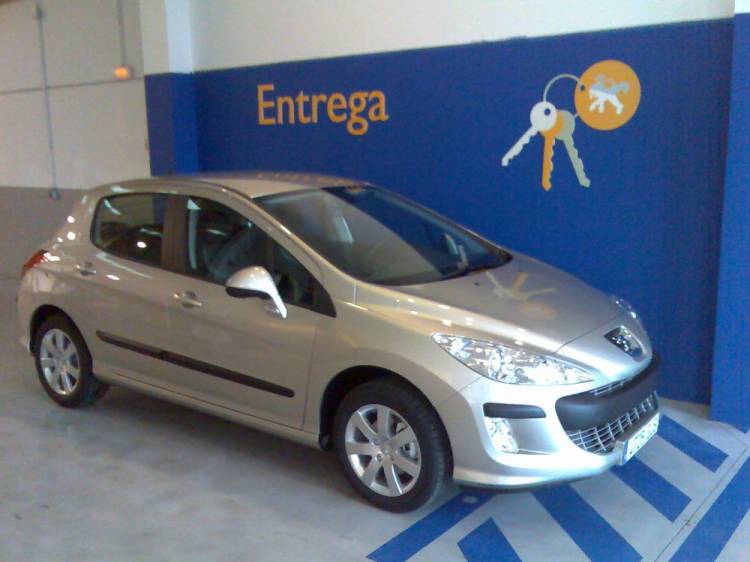 Fabricación y rotulación Automares Peugeot Sevilla