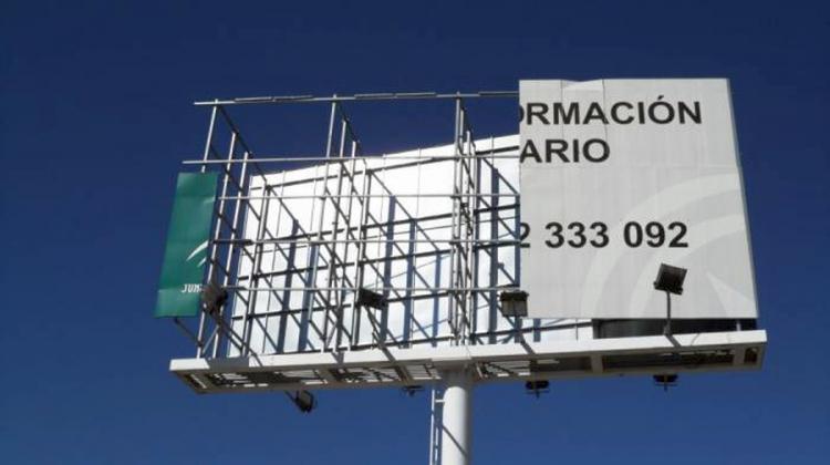 Restauración y mantenimiento de rotulación y panelado monopostes Autovía A-92