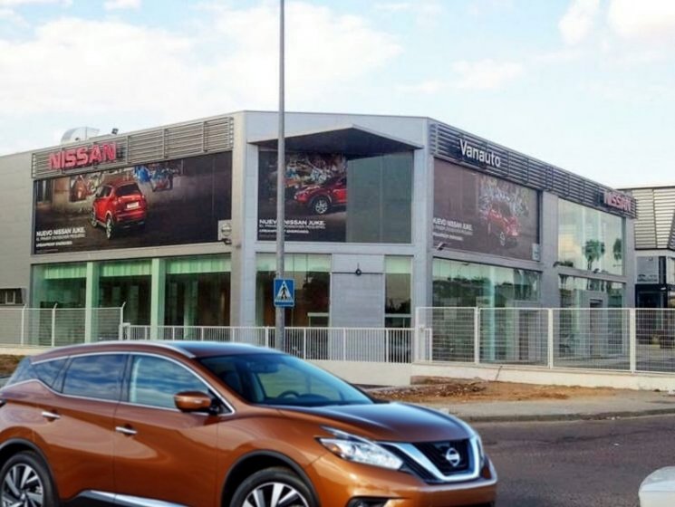 Rotulación de vinilos en impresión digital laminado. Nissan Vanauto Ctra. Sueminencia Sevilla