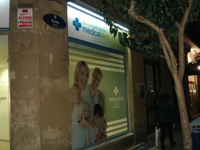 Rótulo cartel luminoso Luminaria. Medicaldent San Sebastián
