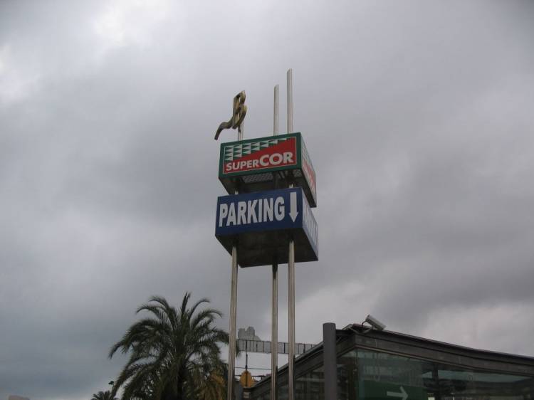 Rótulo Cubo luminoso Parking Málaga
