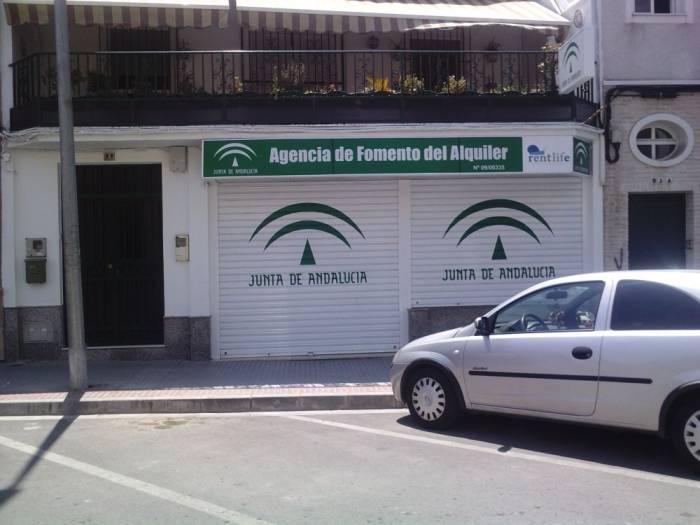 Rótulo luminoso. Alquiler de Fomento Dos Hermanas Sevilla