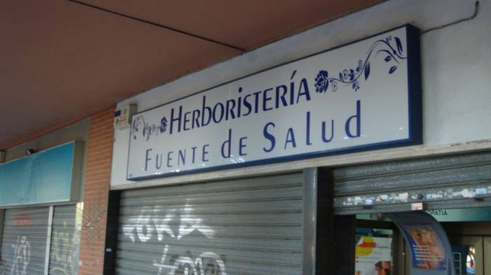 Rótulo luminoso. Herbolistería Fuente de Salud Sevilla