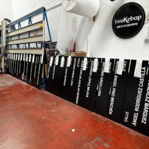 Carteler&iacute;a personalizada callejero para el Ayuntamiento de Dos Hermanas Sevilla.