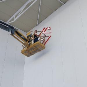 Letras corp&oacute;reas en aluminio lacado y frontal de metacrilato rotulado e iluminados con led, para Ontim&eacute; Sevilla. Trabajos para Spal Servicios Sevilla.