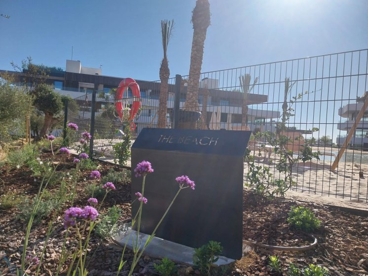 Atriles en acero cortén para urbanización Village Verde fase II en Sotogrande Cádiz
