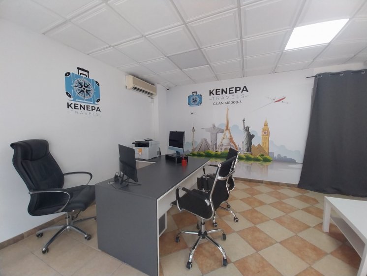 Fotomural y corp&oacute;reo de interior en PVC de 19 mm para Kenepa agencia de viajes en Montequinto Dos Hermanas Sevilla.
