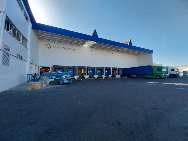 Letras corp&oacute;reas en aluminio lacado y frontal de metacrilato rotulado e iluminados con led, para Ontim&eacute; Sevilla. Trabajos para Spal Servicios Sevilla.