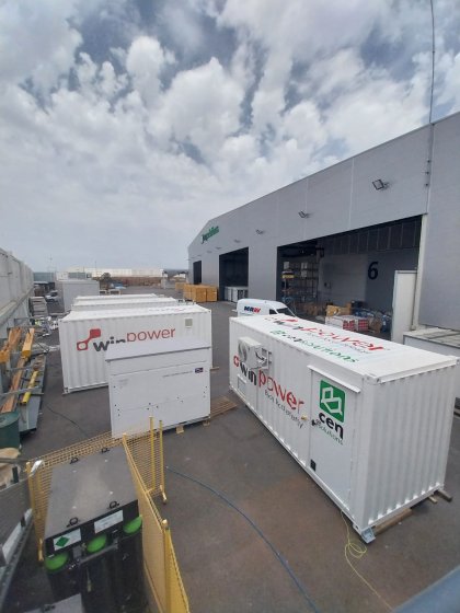 Rotulación de contenedores container en vinilo de corte especial para CenSolutions en Dos Hermanas Sevilla.