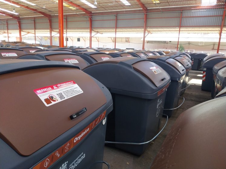 Rotulaci&oacute;n de contenedores en vinilo de alto agarre para el Ayuntamiento de Chiclana C&aacute;diz.