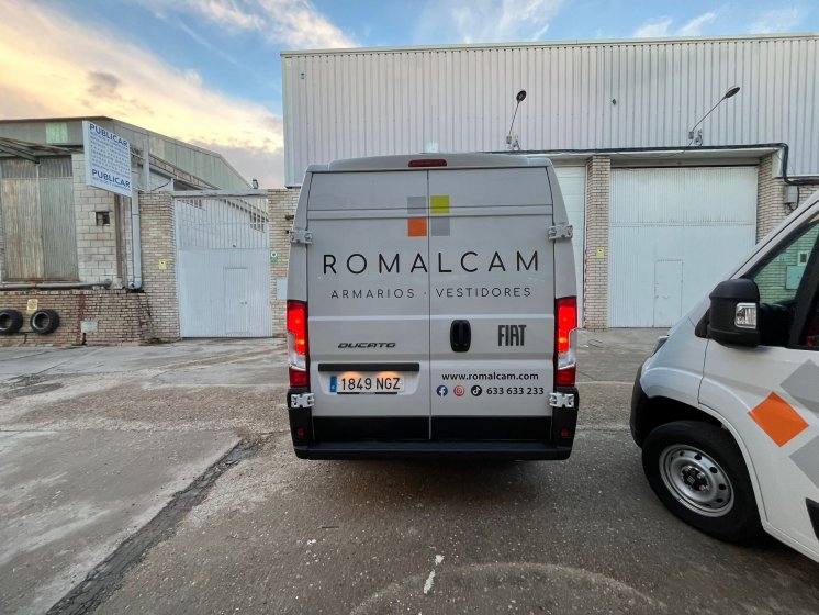 Rotulaci&oacute;n de furgoneta en impresi&oacute;n digital para Romalcam en Sevilla.