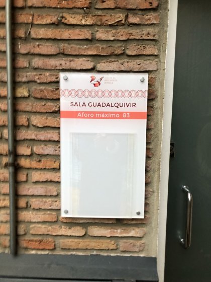 Rótulo cartel para exterior en metacrilato con impresión a la inversa. Hotel Bellavista Sevilla