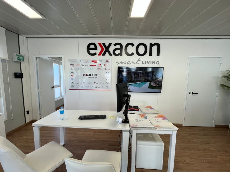 R&oacute;tulo recortado en PVC y lacado para Exxacon Entren&uacute;cleos Dos Hermanas Sevilla.