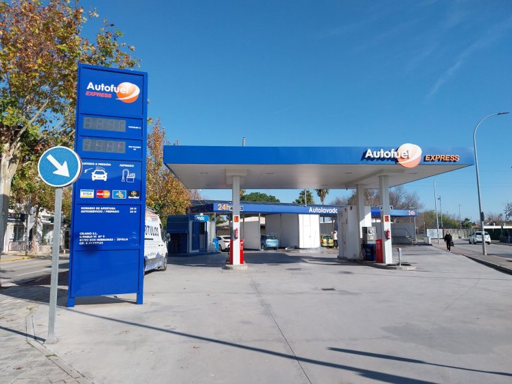 T&oacute;tem para gasolinera Autofuel en Dos Hermanas, Sevilla.