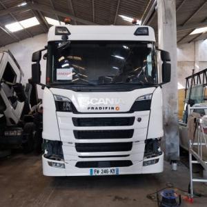 Rotulaci&oacute;n de cami&oacute;n en vinilo de corte. Padrifir en Sevilla. 