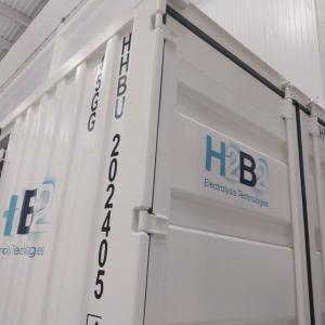 Rotulación de contenedor marítimo para H2B2 en Dos Hermanas Sevilla.