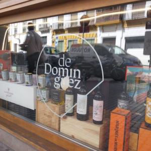 Rotulaci&oacute;n de cristal en vinilo de corte. Trabajos para Pobrelavaca.