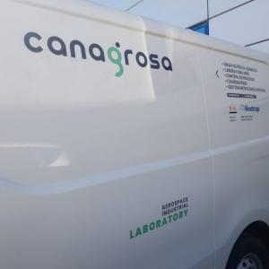 Rotulaci&oacute;n de furgoneta con vinilos en impresi&oacute;n digital laminado. Trabajo para Doxmedia en Sevilla.