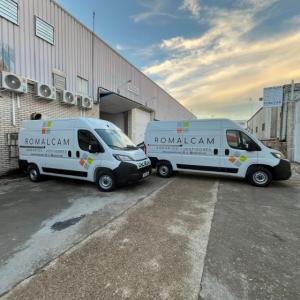 Rotulaci&oacute;n de furgoneta en impresi&oacute;n digital para Romalcam en Sevilla.