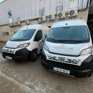 Rotulaci&oacute;n de furgoneta en impresi&oacute;n digital para Romalcam en Sevilla.