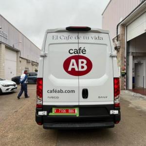 Rotulaci&oacute;n de furgoneta en vinilo fundido. Para Caf&eacute; AB Sevilla.