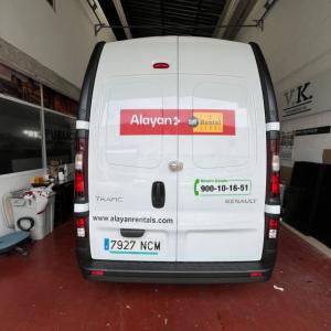 Rotulación de furgoneta en vinilos de corte para Alayan en Sevilla.