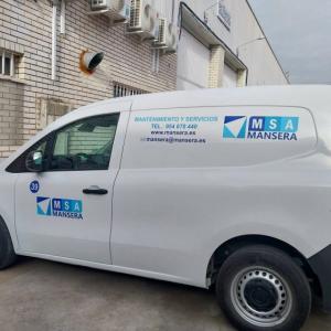 Rotulaci&oacute;n de furgoneta en vinilos de corte para Mansera en Dos Hermanas Sevilla.
