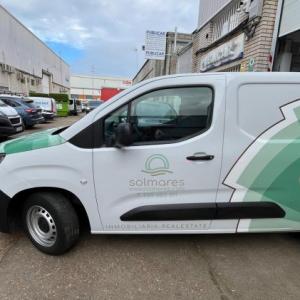 Rotulaci&oacute;n de furgonetas semi integral en impresi&oacute;n digital y vinilo de corte. Inmobiliaria Solmare Huelva.