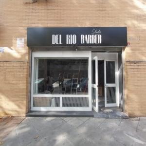 Rótulo caja corpórea luminosa con frente calado para Barber Sevilla.