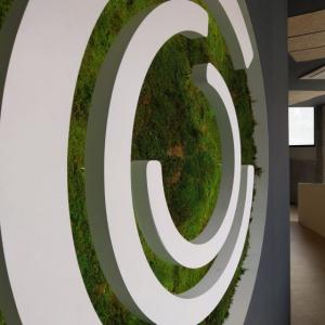 R&oacute;tulo caja corp&oacute;rea luminosa con frente calado para &Iacute;n Muv Sevilla.