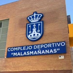Rótulo caja corpórea luminosa con frente en metacrilato para Centro Deportivo Malasmañanas en Alaclá de Guadaira Sevilla.